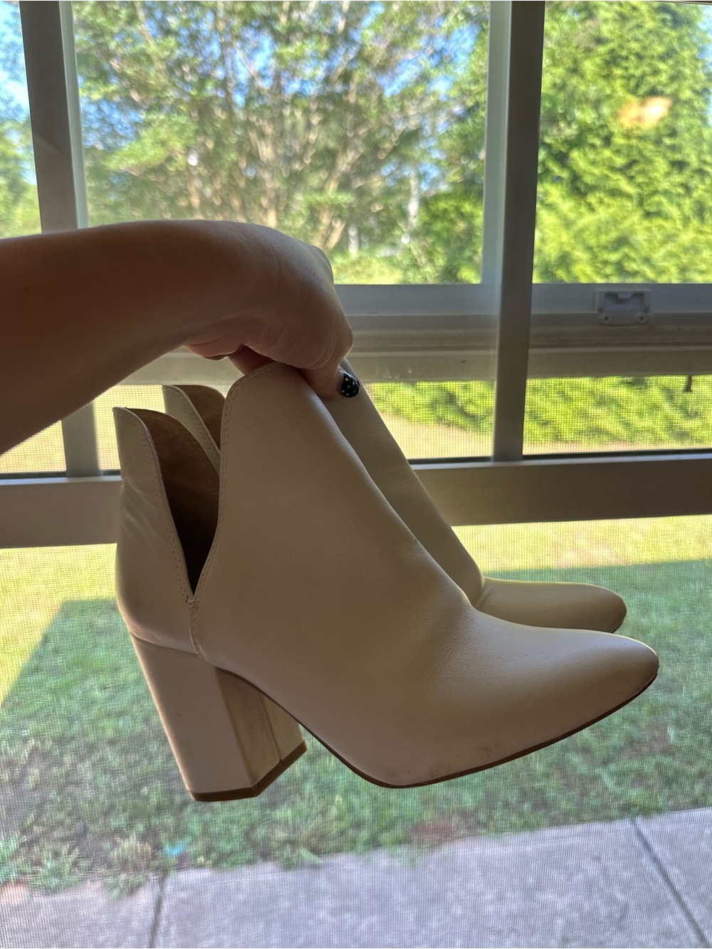 Steve Madden Cream Pointed Toe Block Heel Ankle Booties